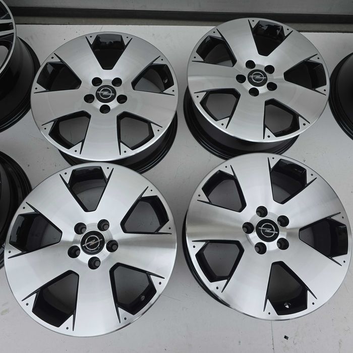 Alufelgi OPEL Astra H VECTRA SIGNUM Zafira MERIVA 5x110 ET41 17'' 7.0