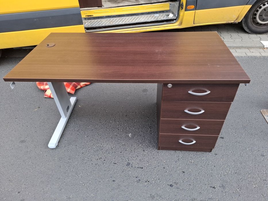 Biurka nowoczesne blat plus nogi - możliwy transport