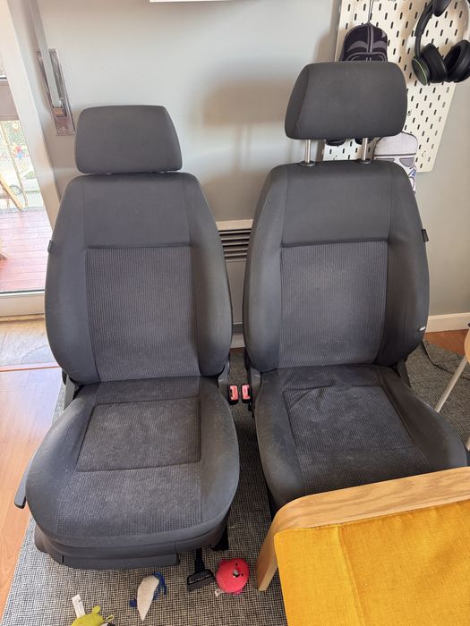 Bancos dianteiros VW Polo 9N/9N3