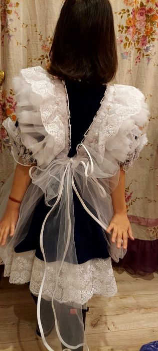 Шикарна шкільна сукня з фартухом підспідницею фатин, перли 1 дзвоник