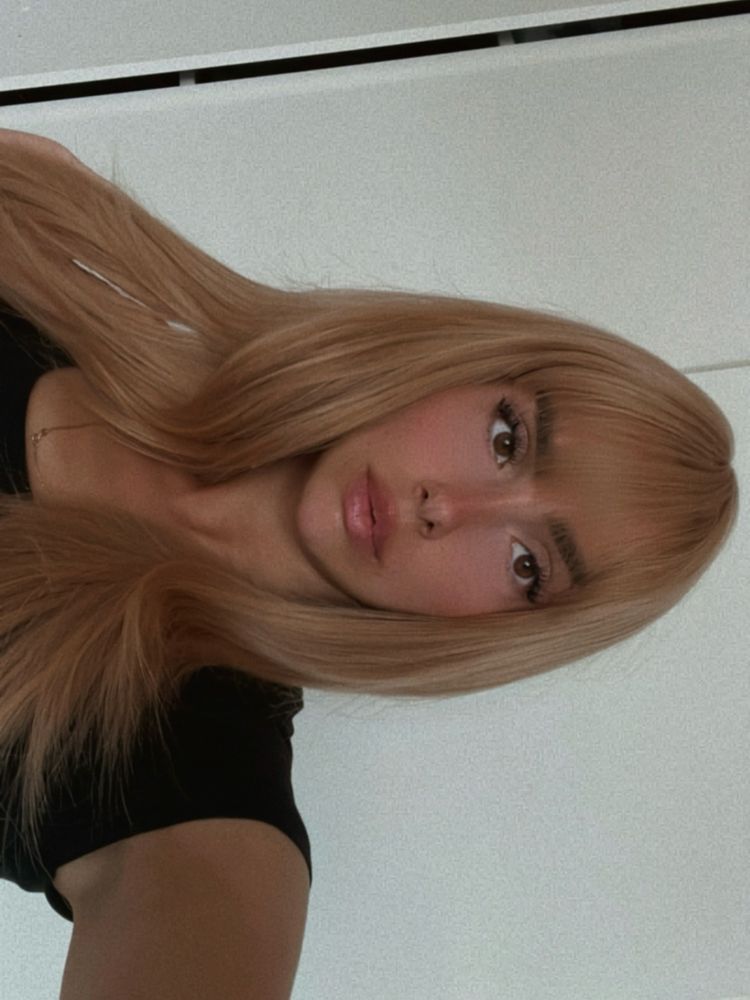 Peruka karmel złote włosty grzywka cieniowane długie pasemka blond