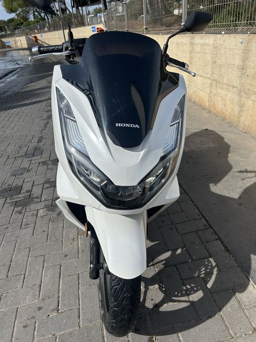 Pcx 2023 branca.