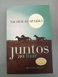 Juntos ao Luar	de Nicholas Sparks	Como novo!