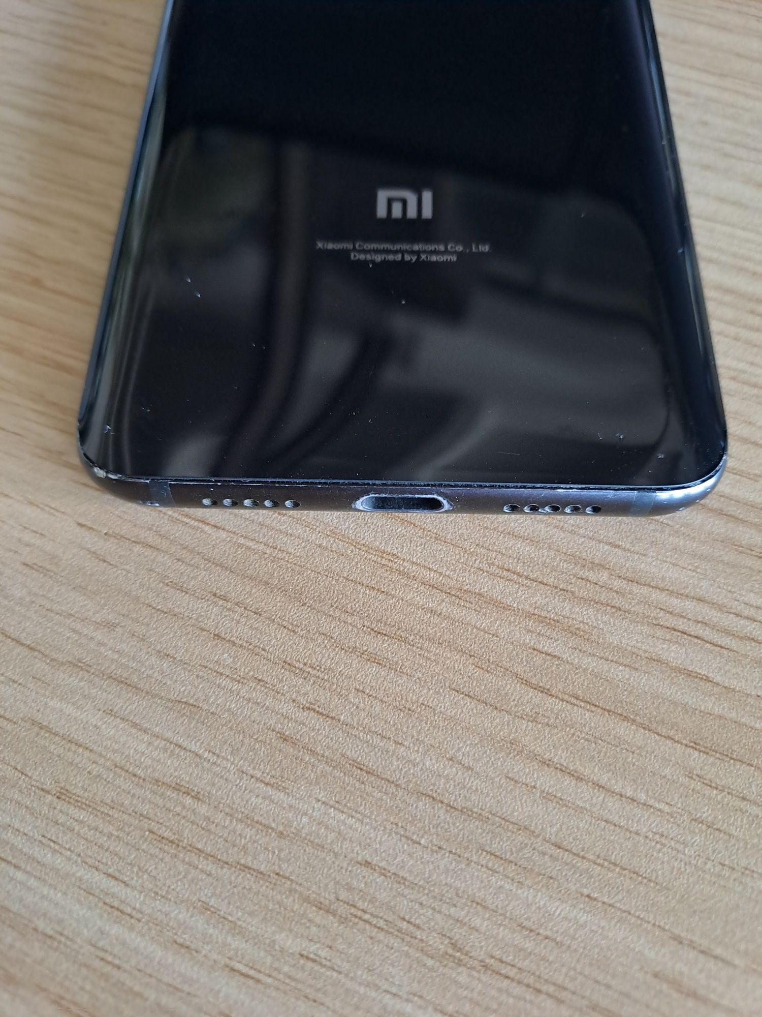 Телефон Xiaomi MI 8 6/128 Gb