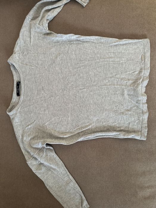 Szary sweterek z rękawem 3/4