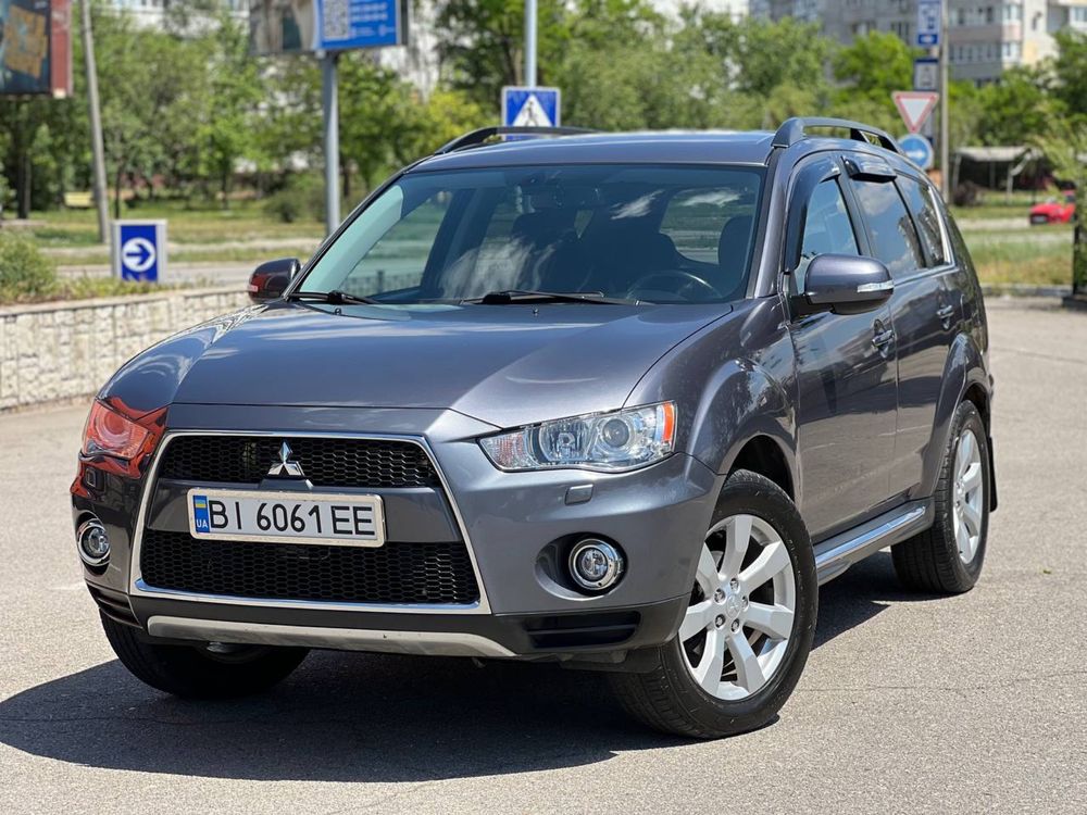 Mitsubishi Outlander XL ДИЗЕЛЬ АВТОМАТ 7 мест (Митсубиши Аутлендер)