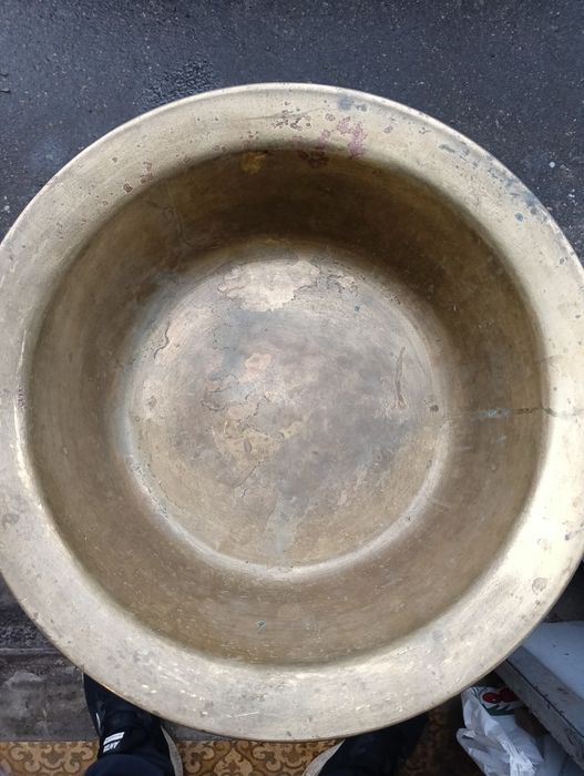 Бронзовый тазик для варенья.