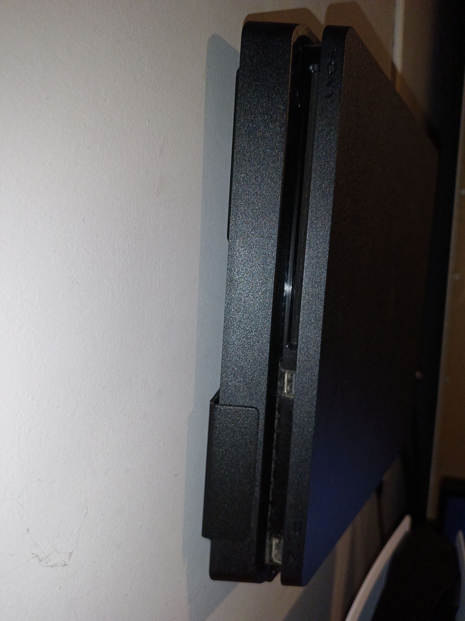 Sprzedam konsolę PS4slim 500GB