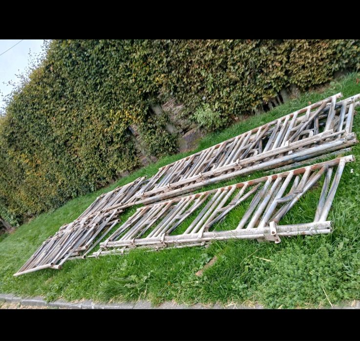 Wygrodzenia dla bydla drabina paszowa  samozatrzaskowa  Spinder