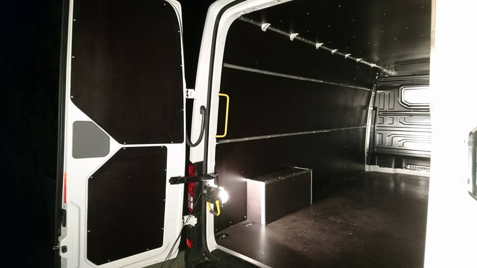 VW Crafter L4H2 obicie części ładunkowej