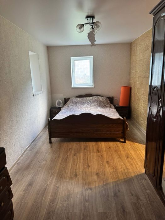 Будинок в м.Кременець із ділянкою.