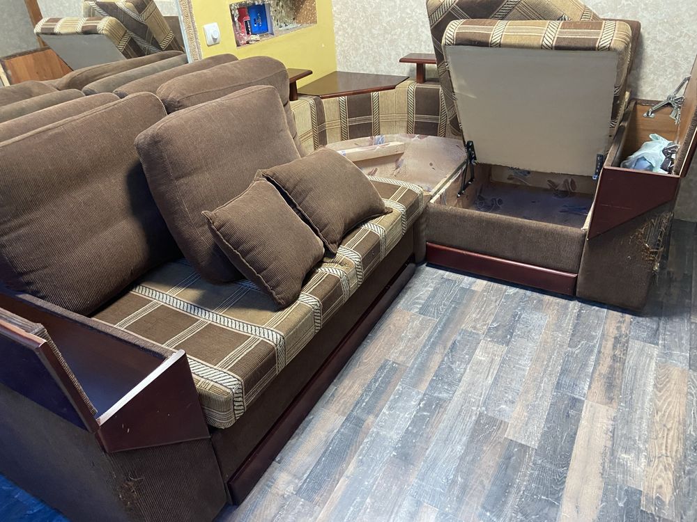 Диван угловой бу продам