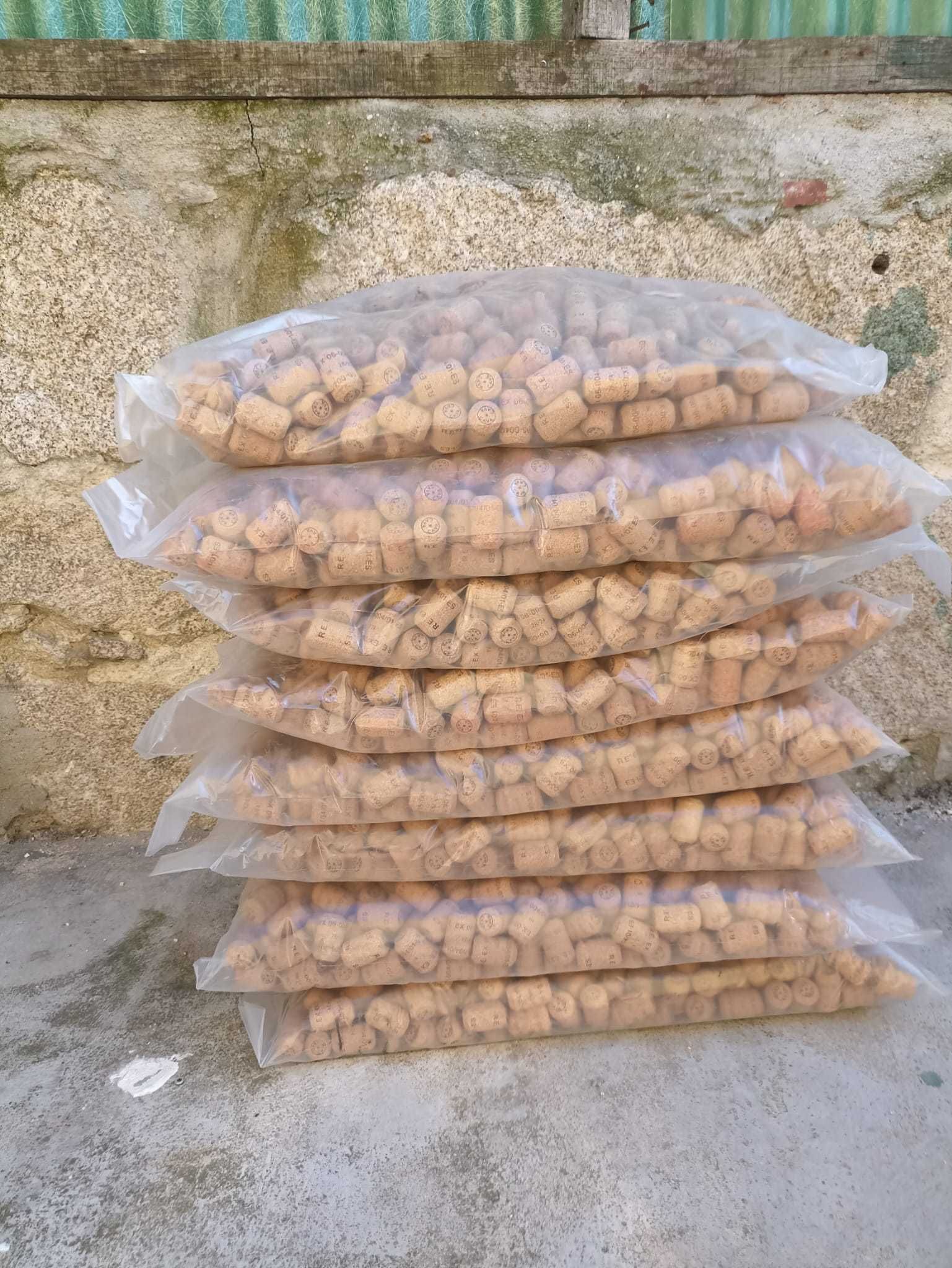 Rolhas de espumante e de garrafão