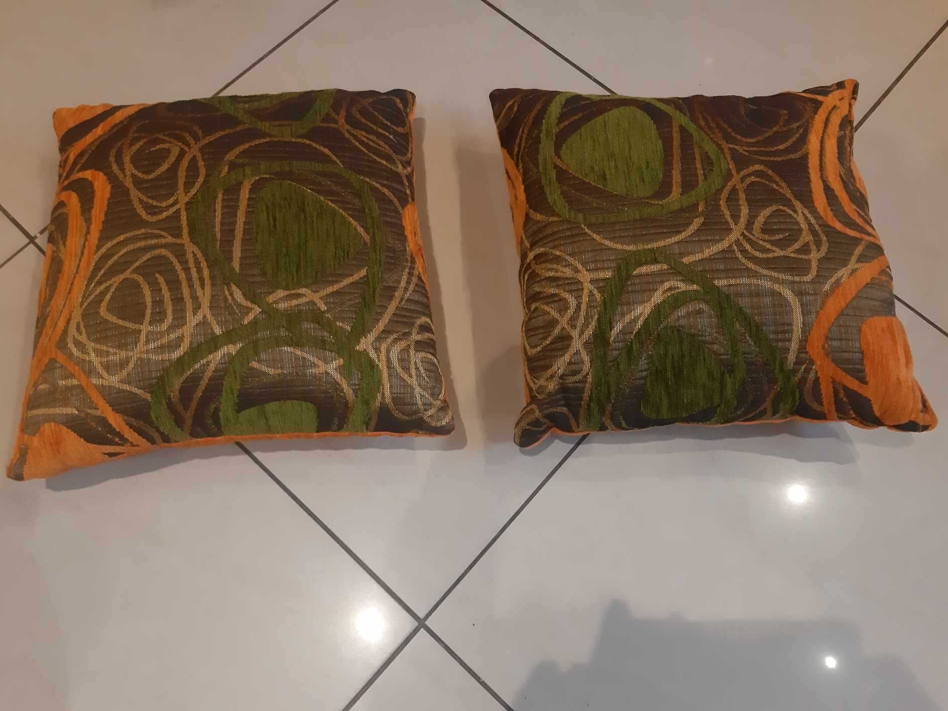 2 poduszki  kolorowe 32 cm X 32 cm