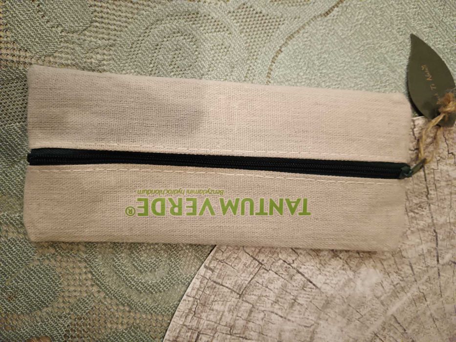 Piórnik z akcesoriami Eco