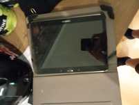 Tablet Samsung wraz z pokrowcem