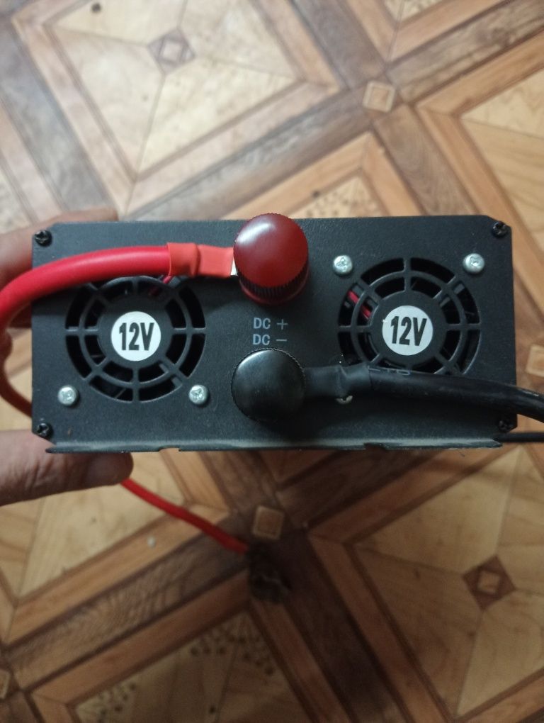 Інвертор 12-220v 6000w