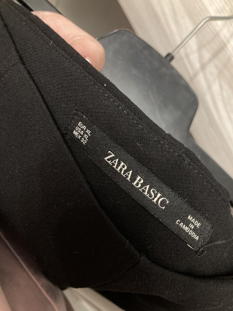 Czarne spodnie Zara Basic nowe XL