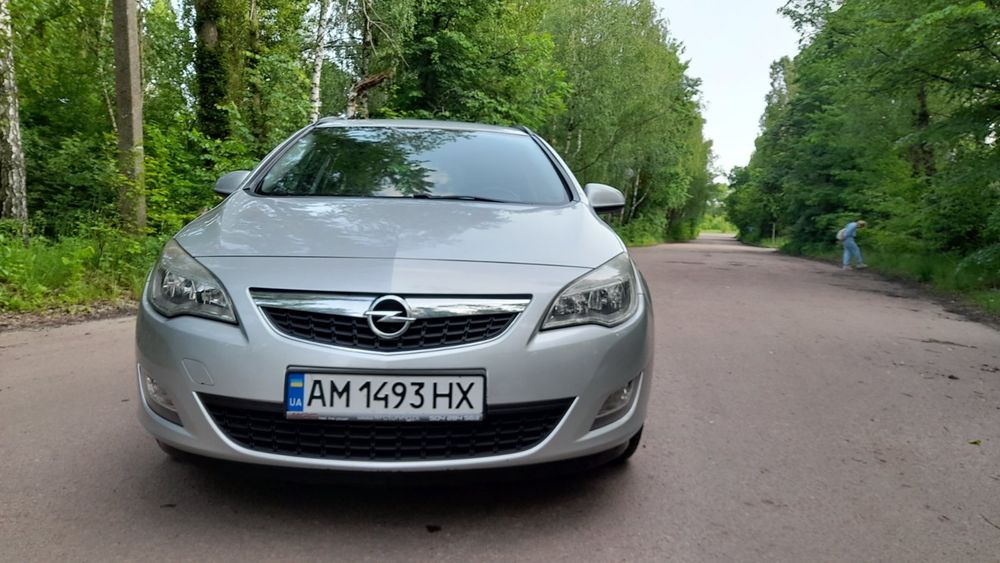 Продам  опель астра j 1.6 газ/бензин