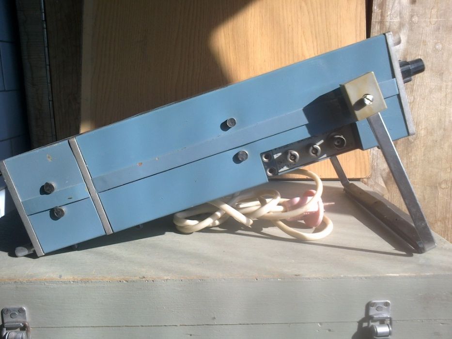 Осциллограф универсальный С1-73. = (Малогабаритный, переносной)