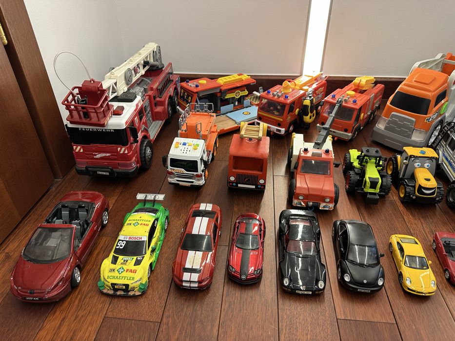 Zabawki - samochody, wozy strażackie, policja, karetka itp OKAZJA