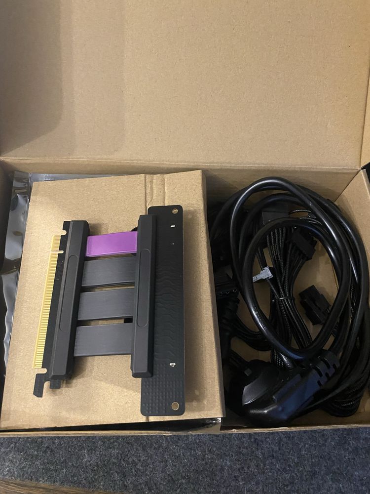 Корпус ПК Cooler Master MasterBox NR200P MAX Mini-ITX 850W та водянка