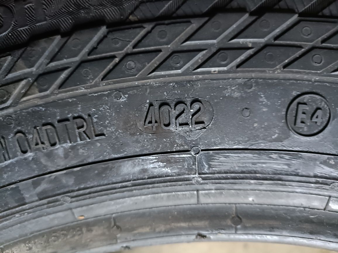 Opony całoroczne Continental VanContact 4seasons 215/65R16C 109/107R