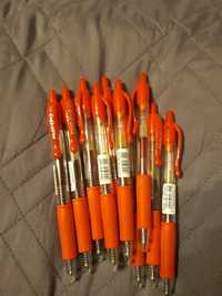Zestaw długopisów,  wkładów i ołówków
