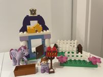 Lego Duplo Królewska Stajnia Zosi 10594