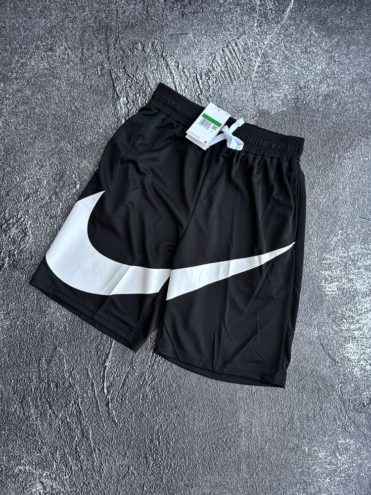 Чоловічі шорти Nike зі знижкою!