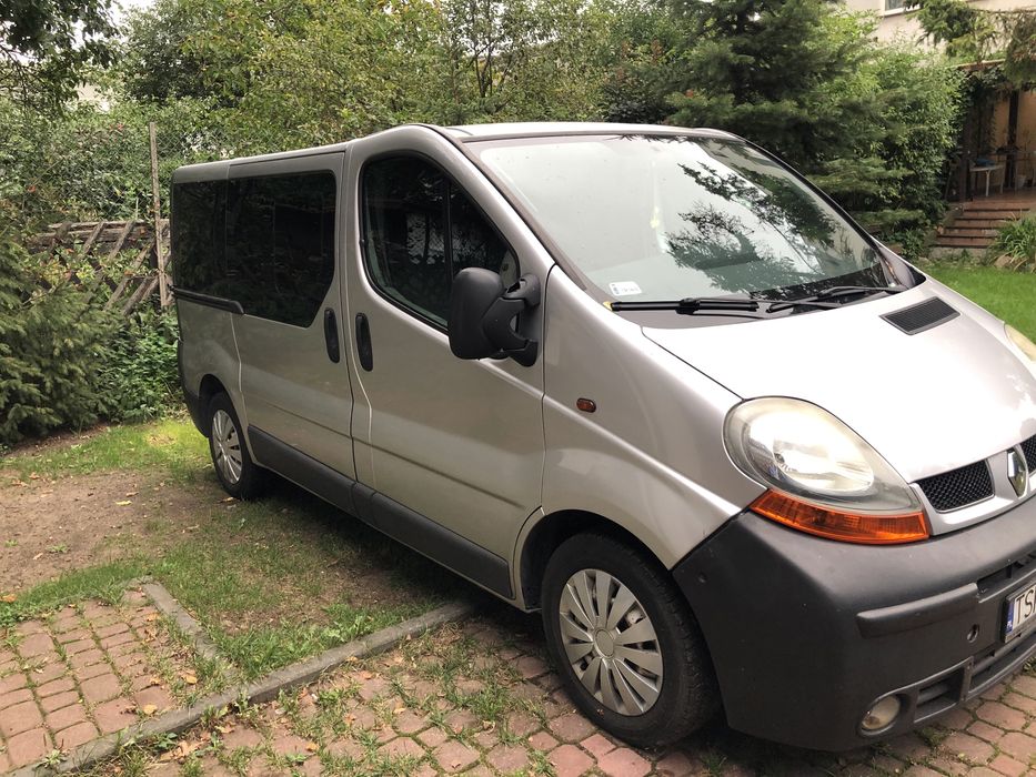 Wynajem busa 9 osób Renault Trafic