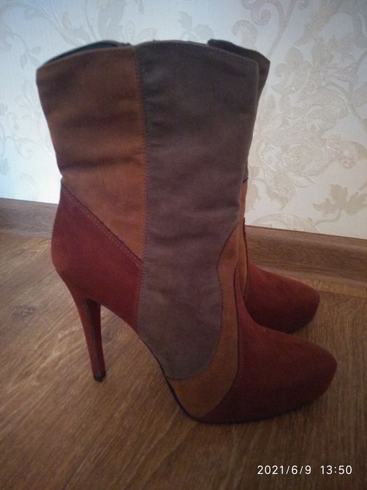Жіночі нові італійські полусапожки, демісезонні, замша, 39р.