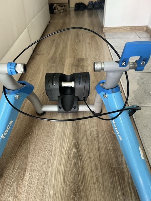 TACX SATORI SMART T2400 Interaktywny trenażer, ANT+ i Bluetooth 4.0