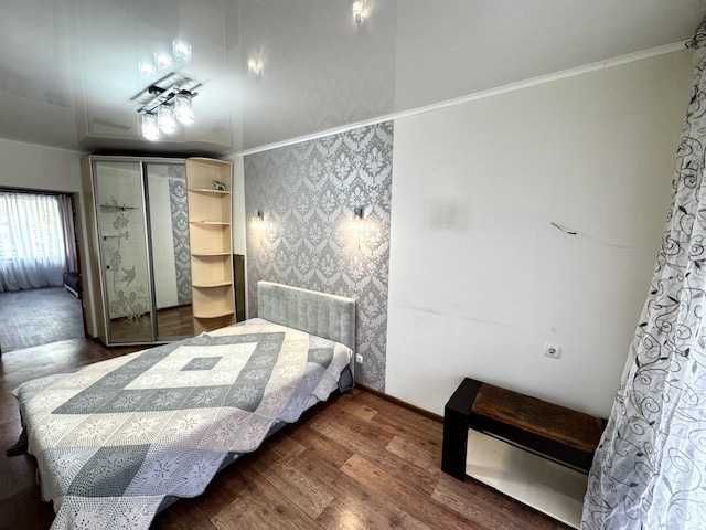 Продам двокімнатну квартиру на Рокуватій, 44 квартал.