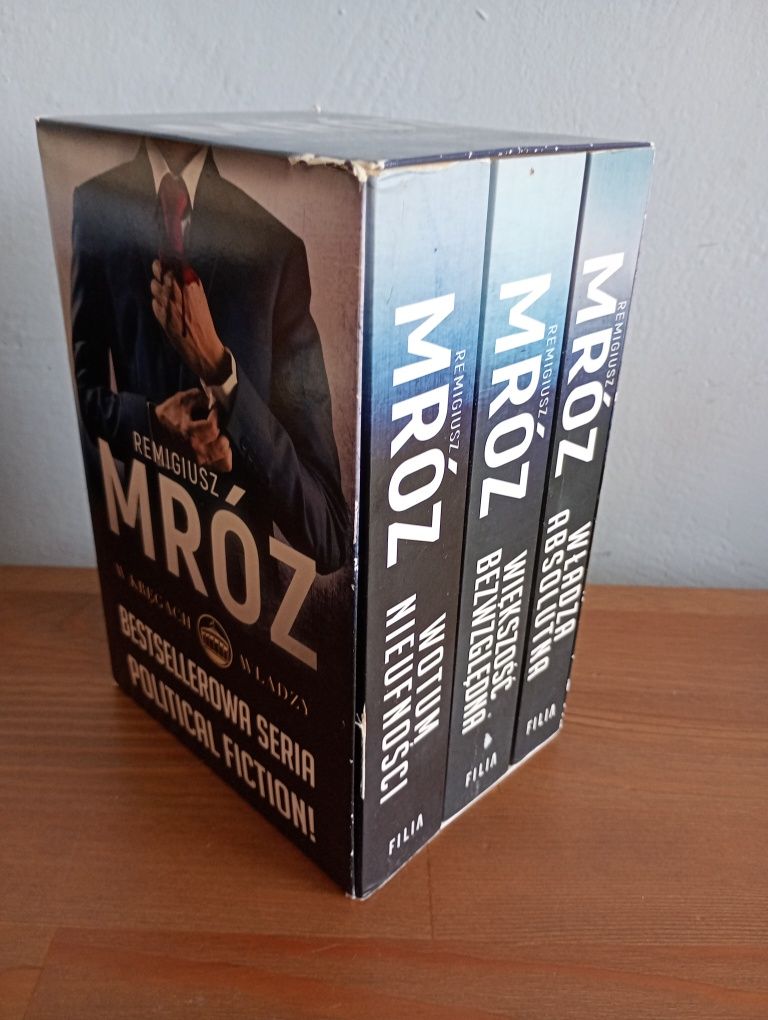 Trylogia książek w kręgach władzy