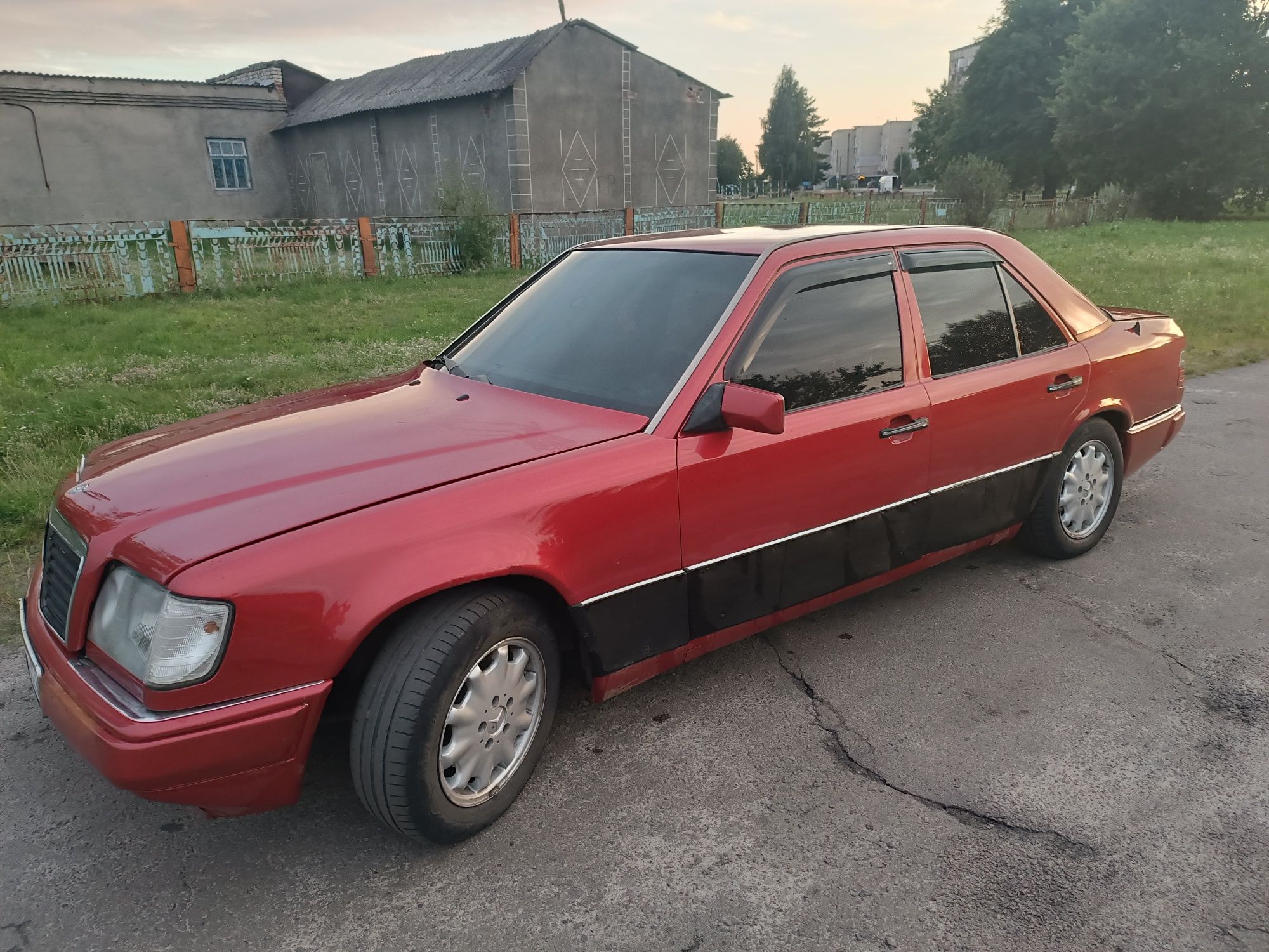 Mercedes Benz w124.