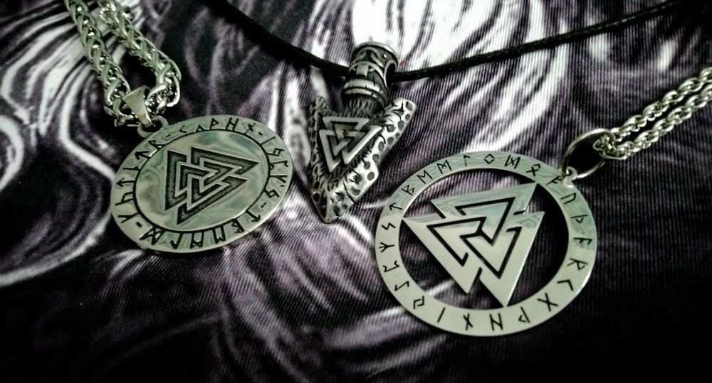 Wisiorek nordycki dwustronny wiking wojownik Valknut runy Thor Odyn