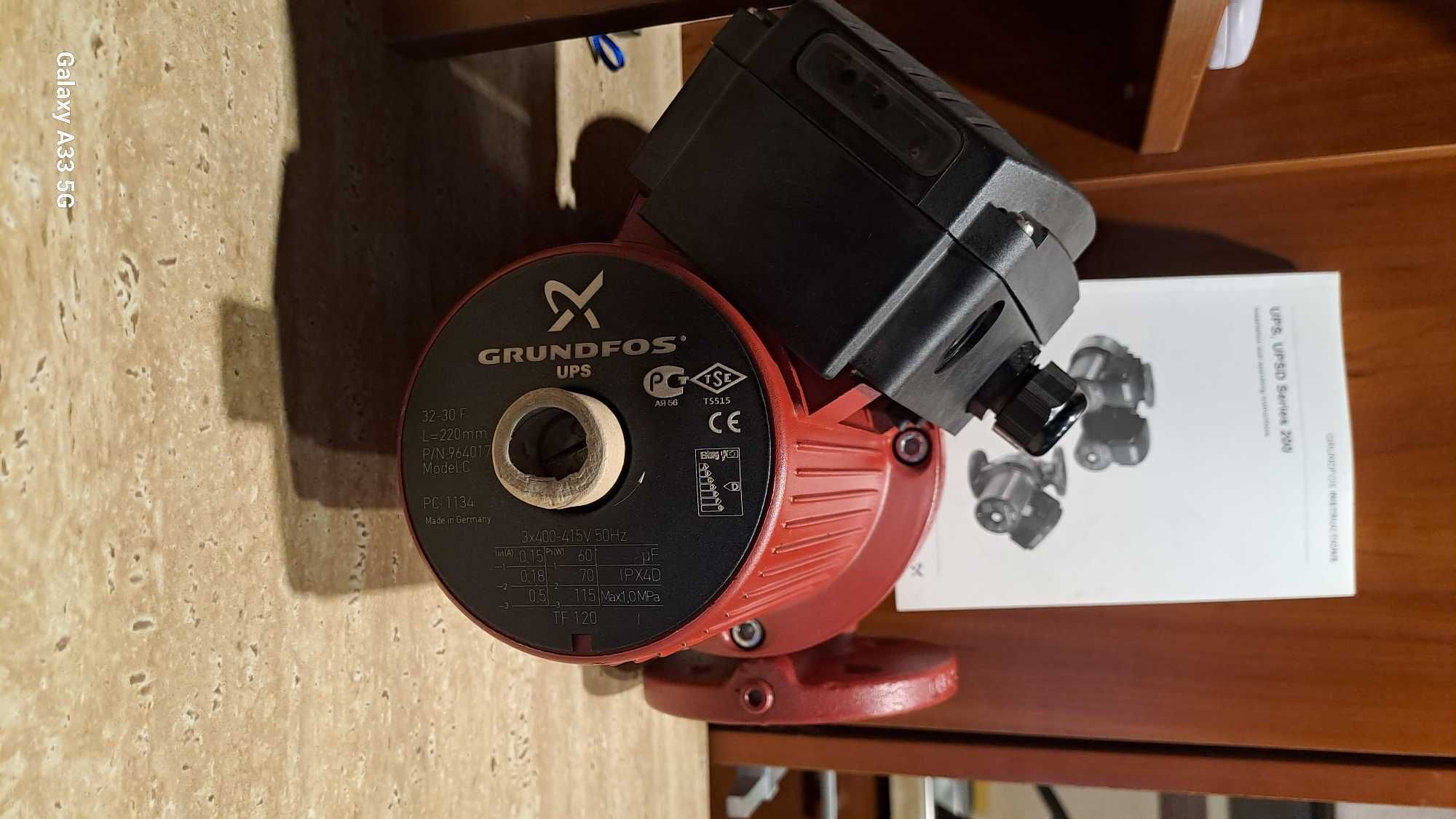 Sprzedam nową pompę obiegową Grundfos UPS 32-30F  z modułem.