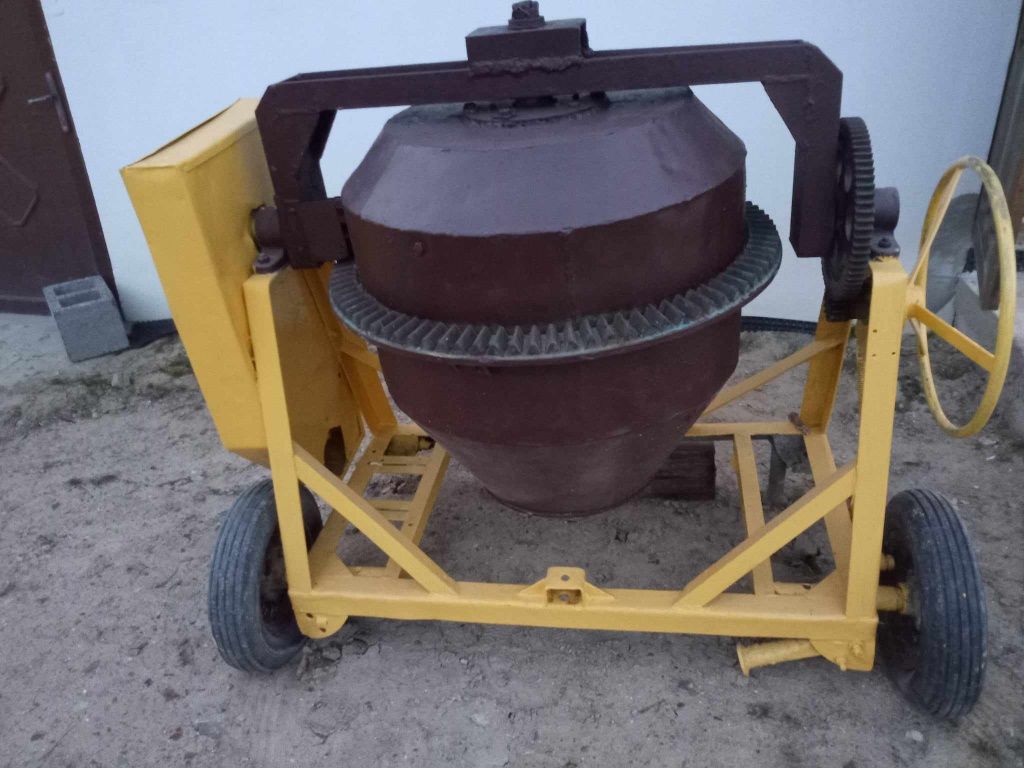 Sprzedam Betoniarke 250L