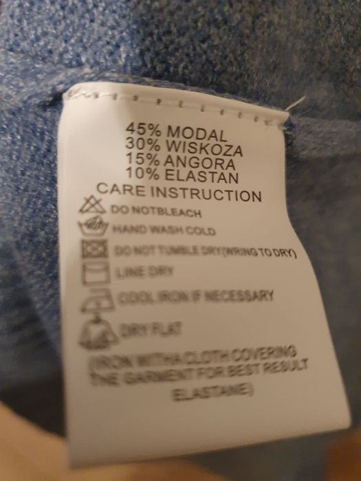 Jasnoniebieski cienki sweter