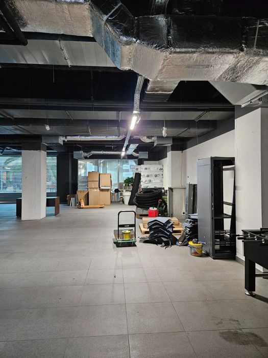 Lokal handlowy na parterze w super lokalizacji