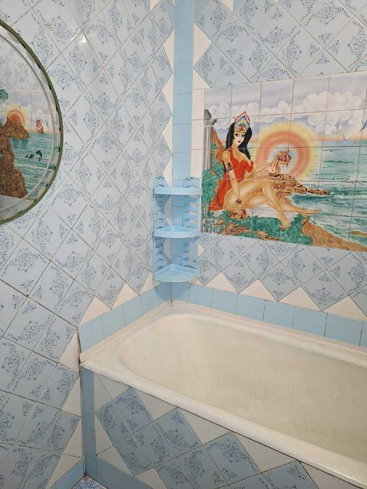 2кімнатна  квартира, середній поверх. a