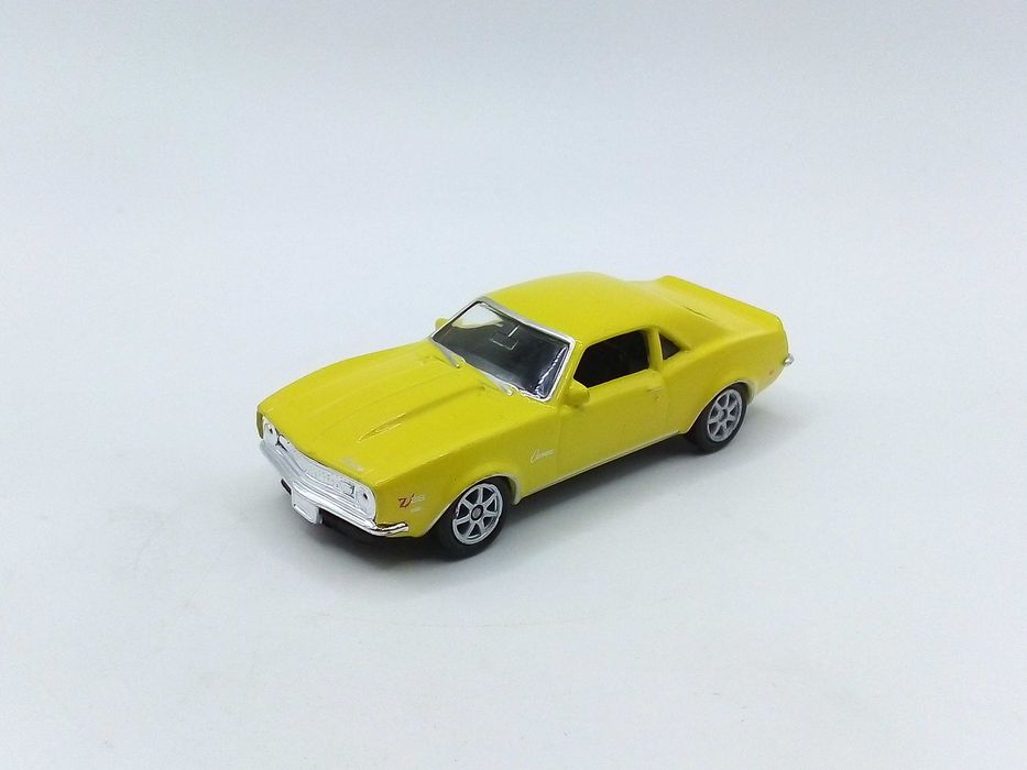 Chevrolet Camaro Z28 yellow - skala 1:64 Welly