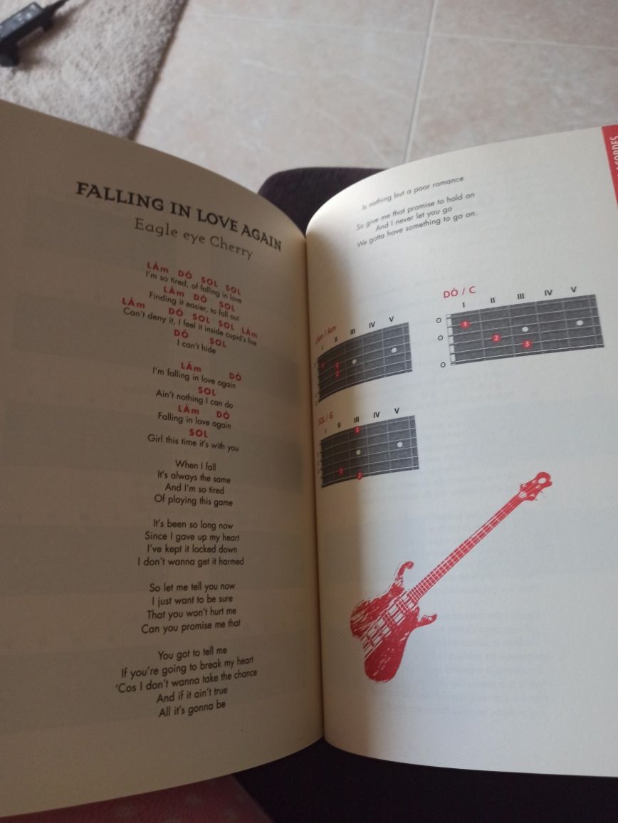 1000 canções e acordes de guitarra
