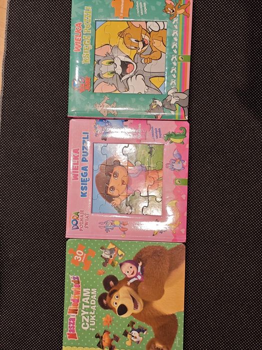 Zestaw puzzli książek  układanek Masza Dora wielka księga pu