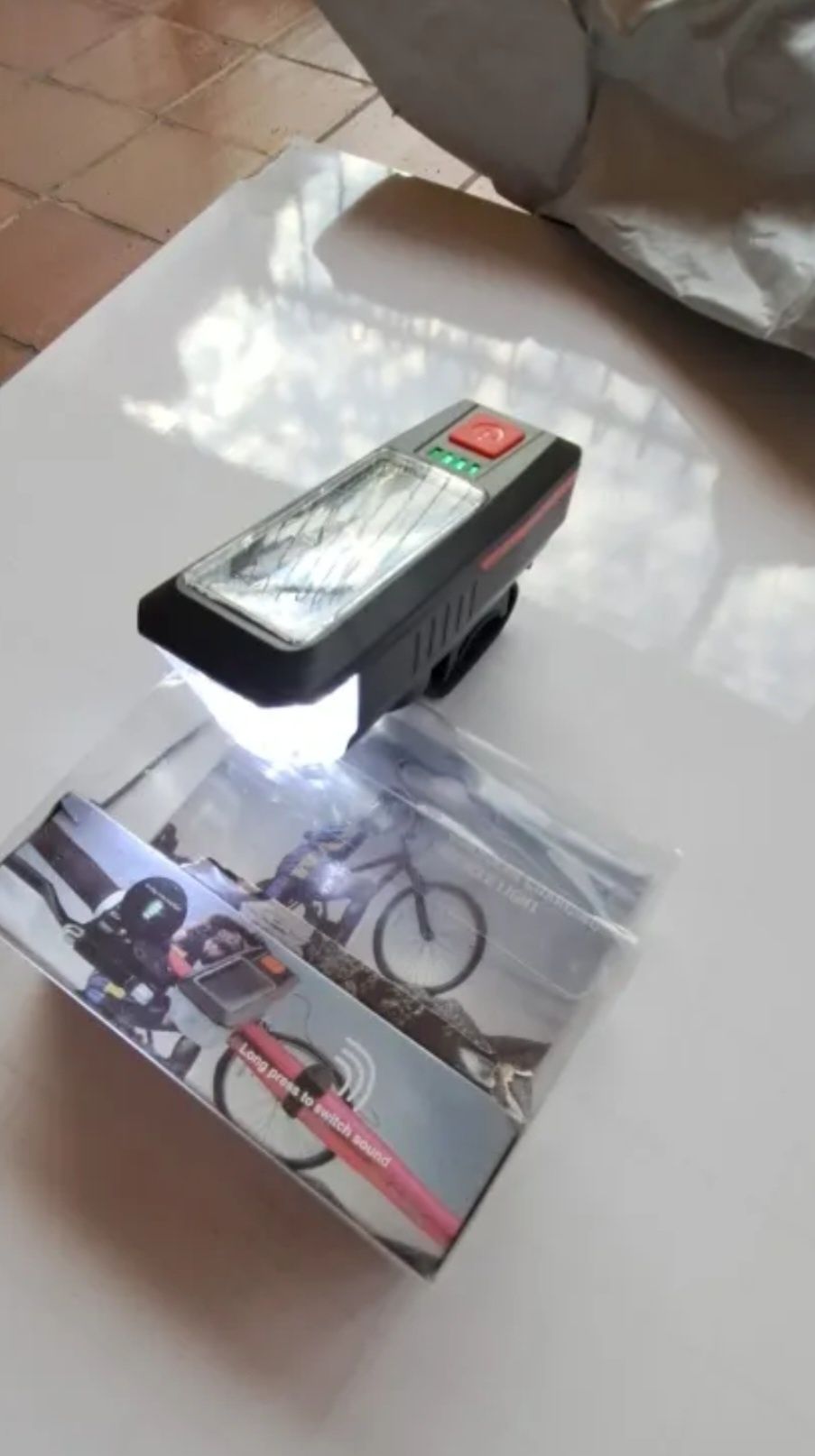 Велосипедный фонарь с солнечной панелью