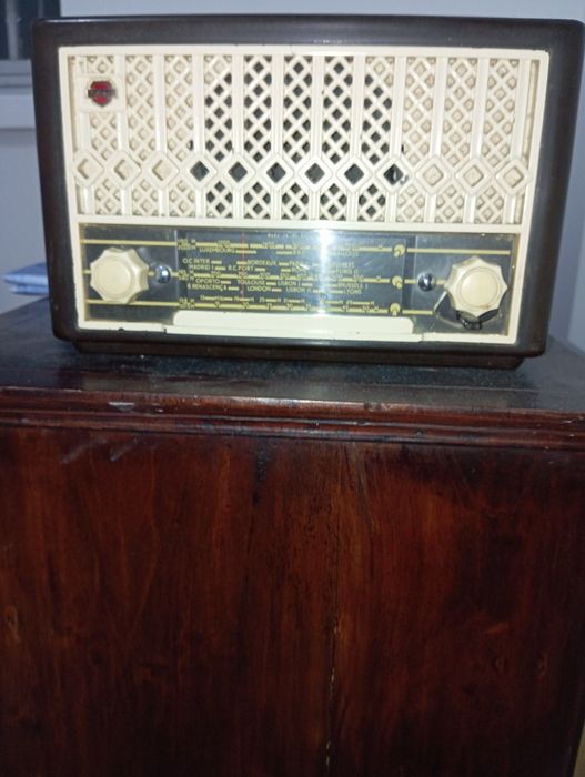 Rádio antigo, bonito