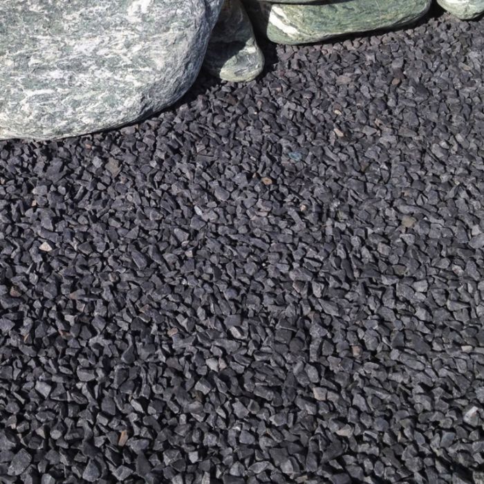 Piękny czarny kamień Grys bazaltowy Bazalt do ogrodu KURIER