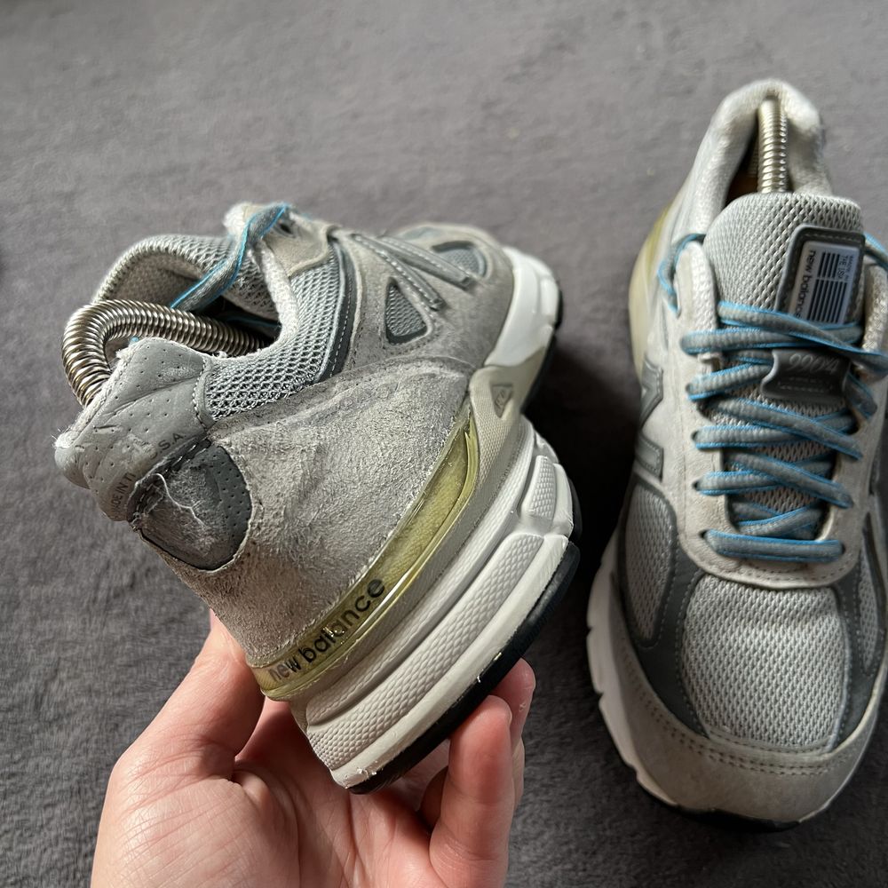 Чоловічі кросівки New Balance 990v4. P. 39.