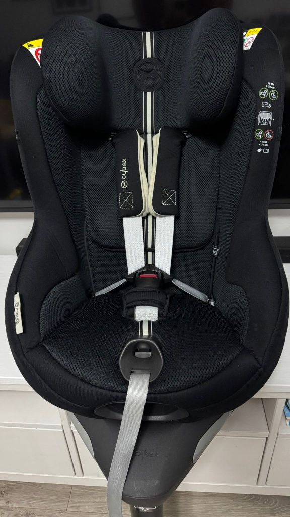 Cybex Sirona Gi i-Size Plus Moon Black